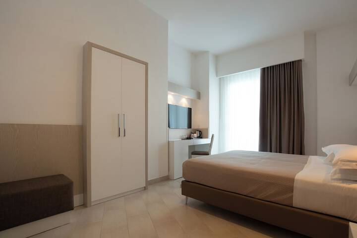 Room 40 of 175