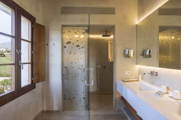 Room 70 of 111