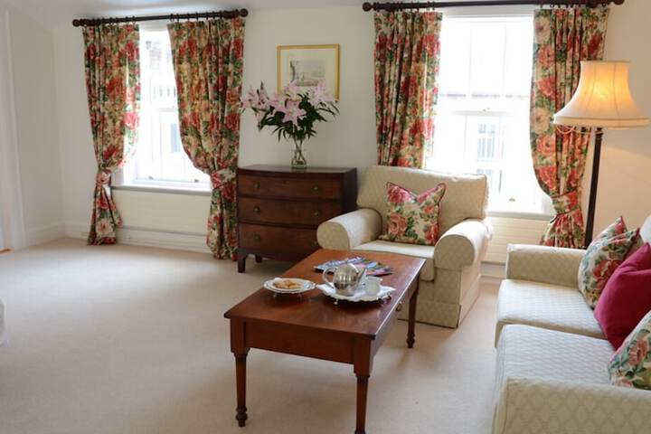 Room 25 of 103