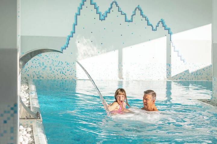 Pool 33 of 76