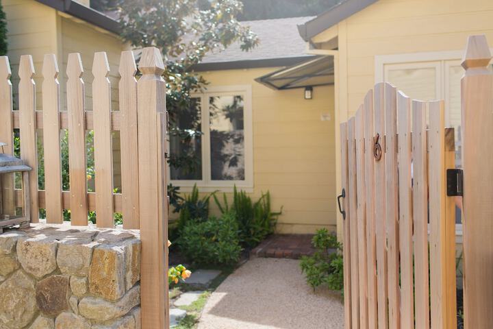 Hotel Exterior 105 of 105