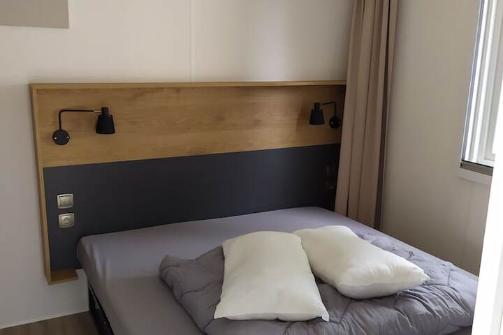 Room 4 of 106
