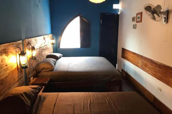 Room 4 of 20