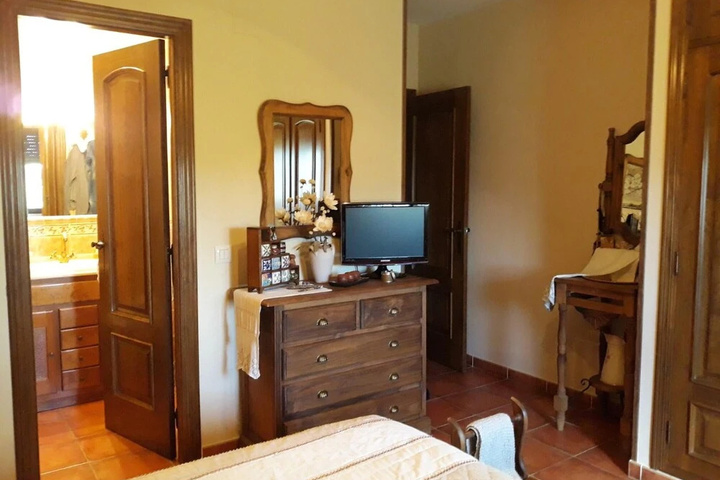 House With 3 Bedrooms in Candeleda With Wonderful Mountain View and Enclosed Garden