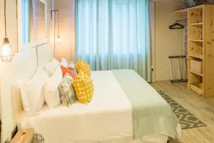 Room 3 of 12
