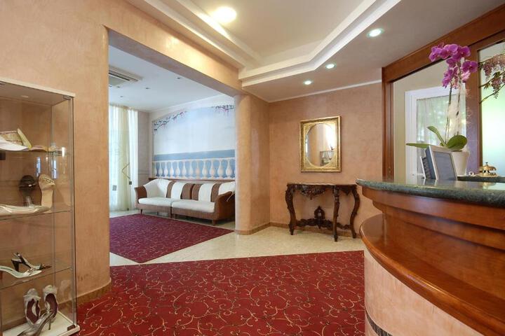 Hotel Entry