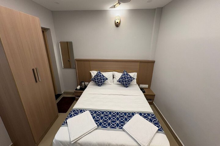 Room 4 of 49