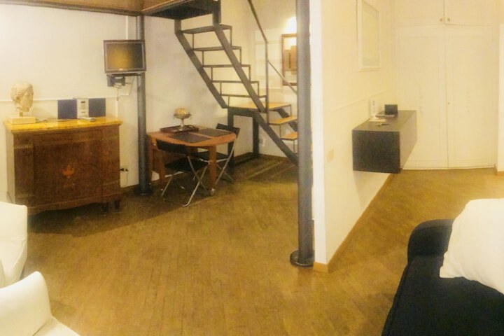 Room 28 of 33