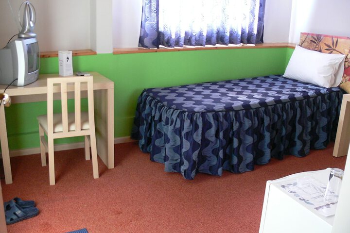 Room 2 of 23