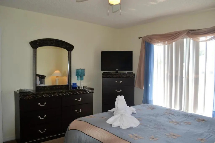 Room 6 of 23