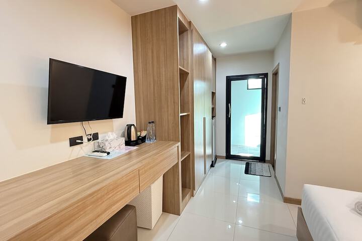 Room 11 of 40