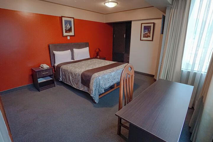 Room 13 of 26