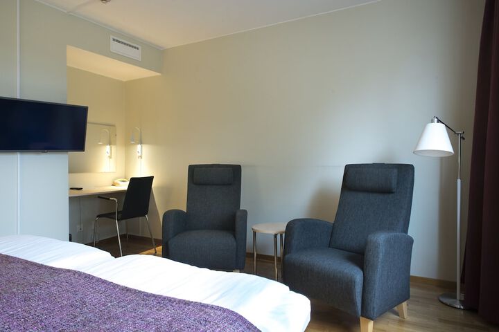 Room 34 of 77