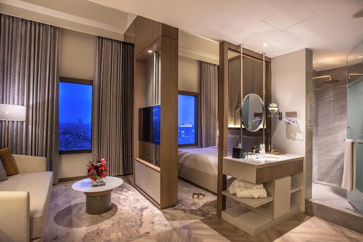 Room 13 of 64