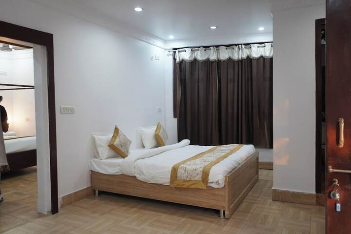 Hotel Shree Krishna Jungle Resort in Rajnagar