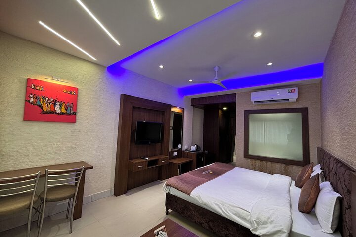 Room 15 of 108