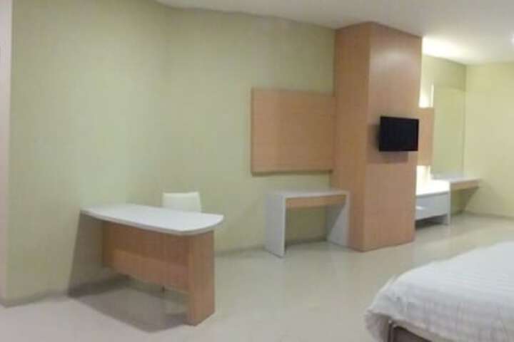 Room 18 of 35