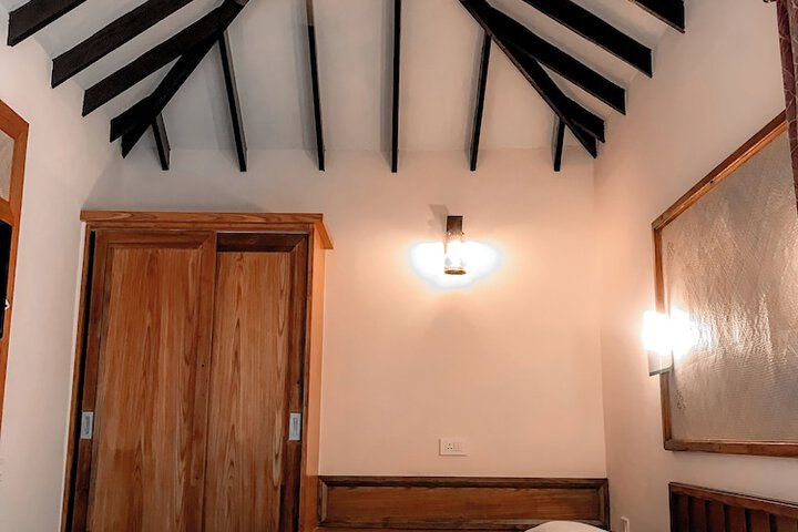 Room 14 of 33