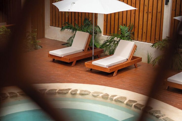 Pool 92 of 136
