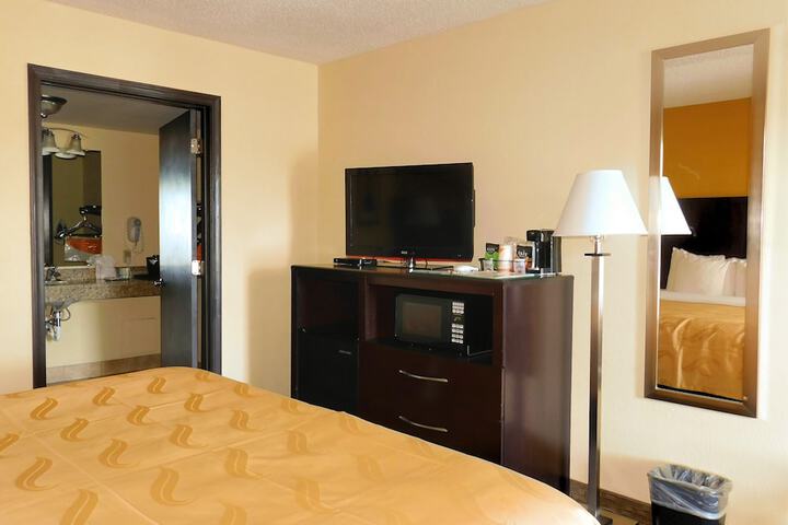 Room 6 of 22