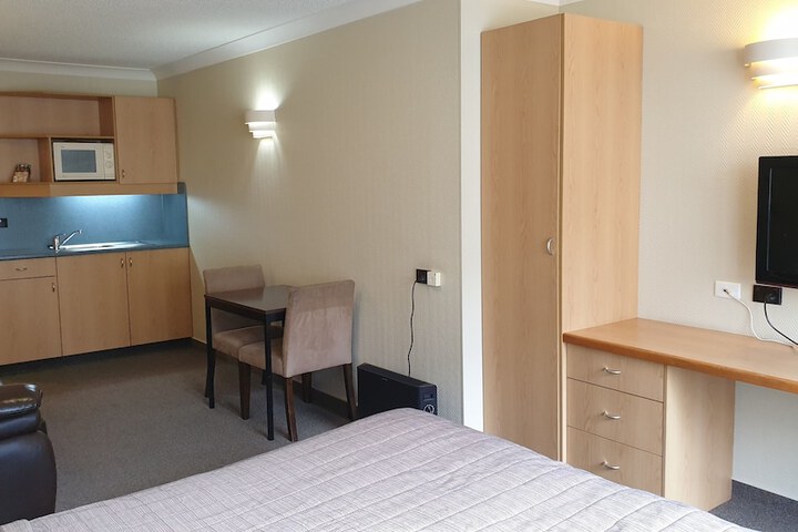 Room 8 of 30