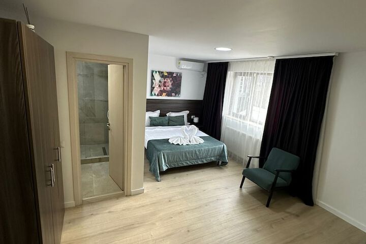 Room 14 of 43