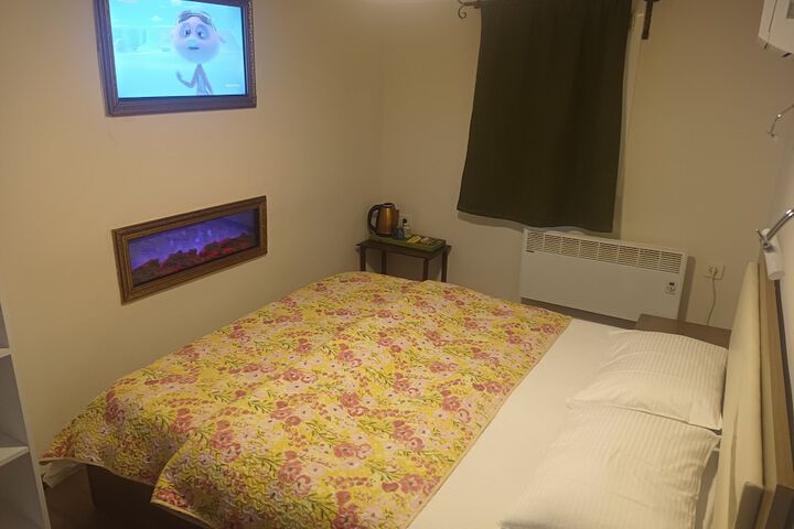 Room 10 of 125