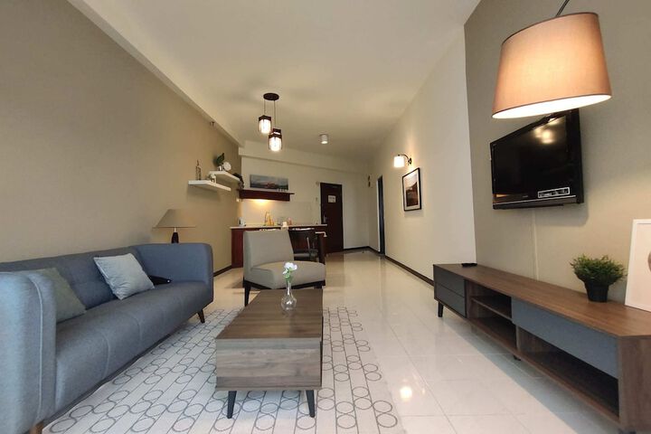 Room 327 of 650