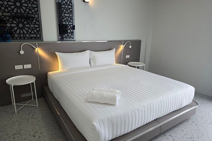 Room 11 of 85