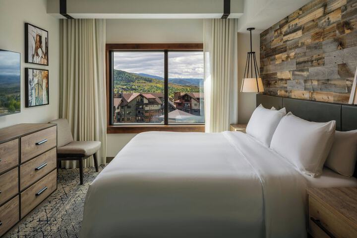 Room 21 of 102