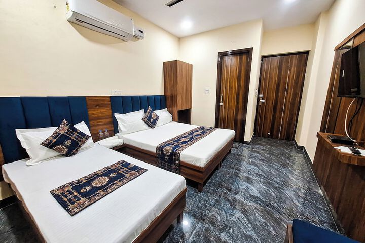 Room 15 of 26