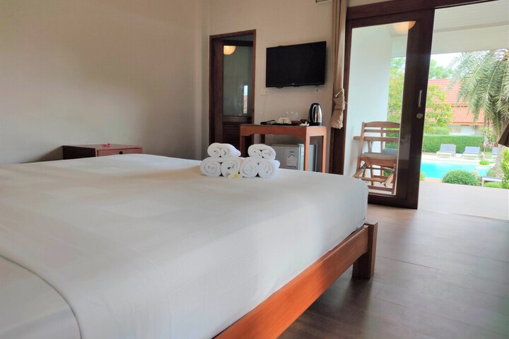 Room 4 of 86