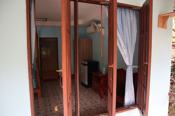 Room 28 of 43