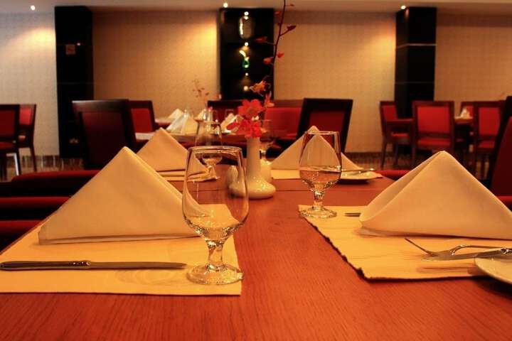 Dining 45 of 56