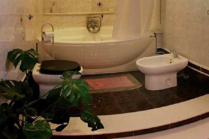 Hot Tub 14 of 50