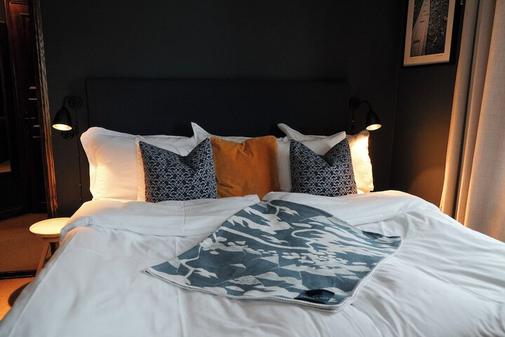 Room 10 of 25