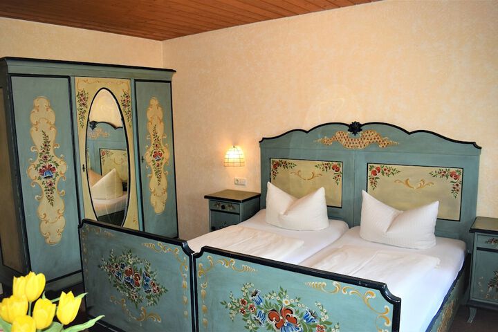 Room 10 of 42