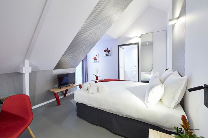 Room 10 of 52