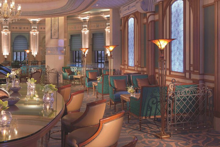 Lounge 102 of 115