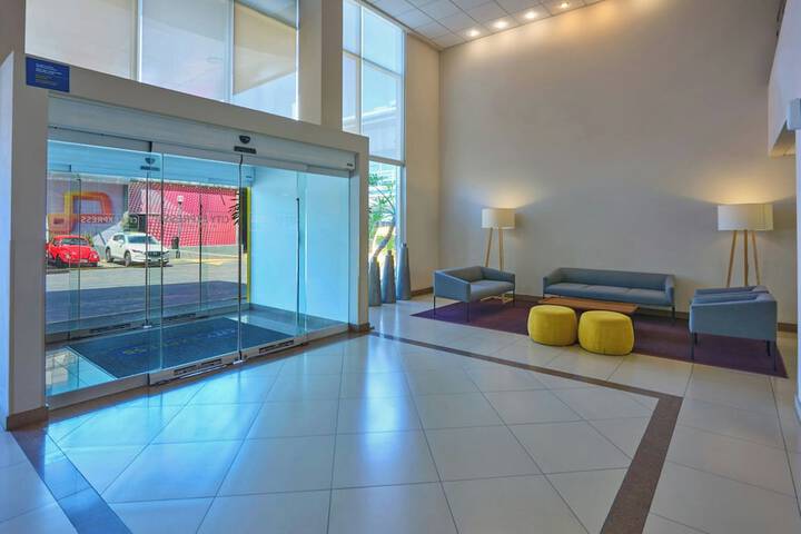 Entrance & Lobby