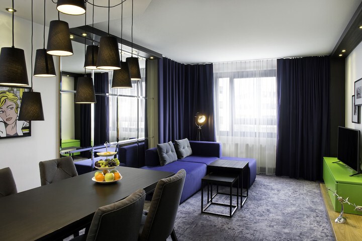 Room 15 of 86