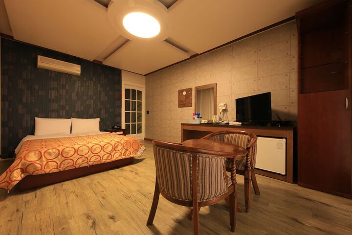 Room 21 of 22
