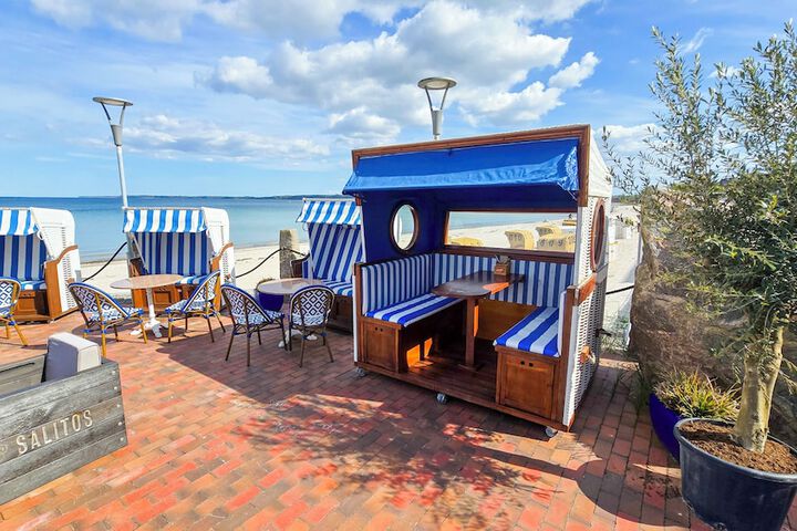 Sundeck 57 of 60