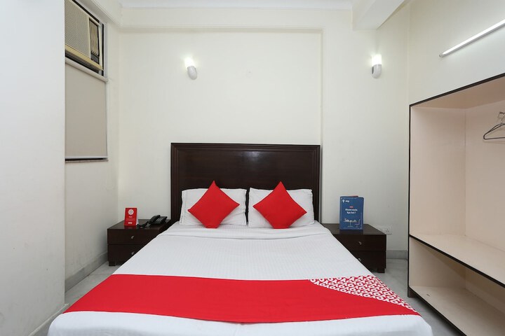Room 12 of 26
