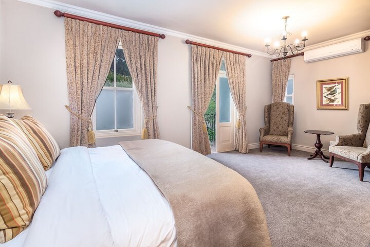 Room 15 of 220