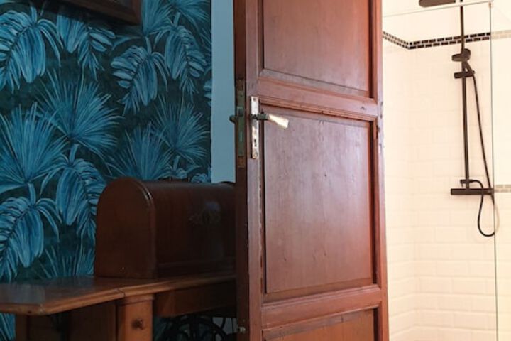 Room 72 of 76