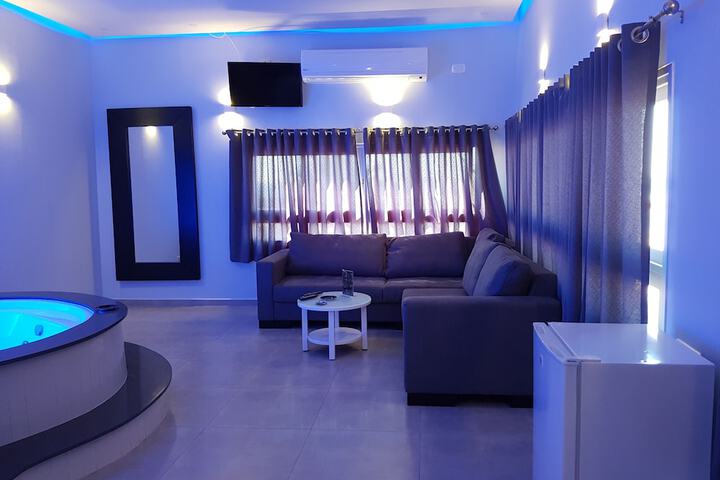 Room 6 of 68