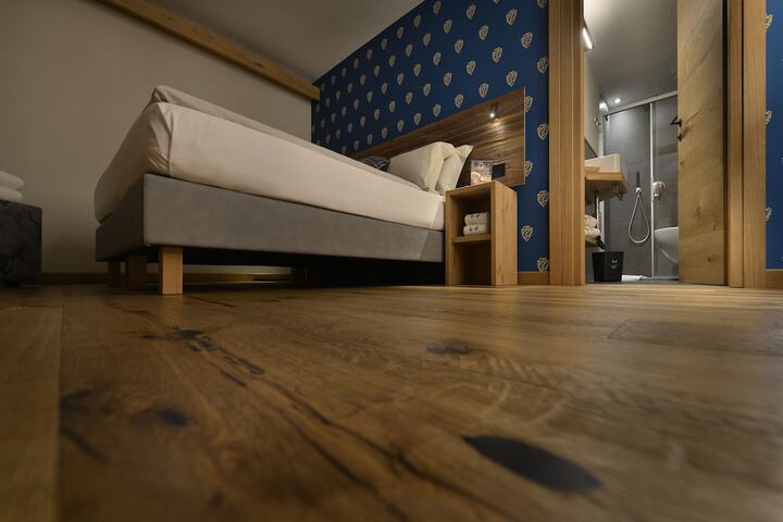Room 18 of 131