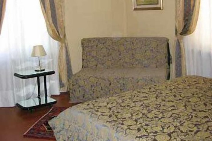 Room 11 of 26