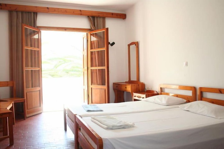 Room 3 of 10